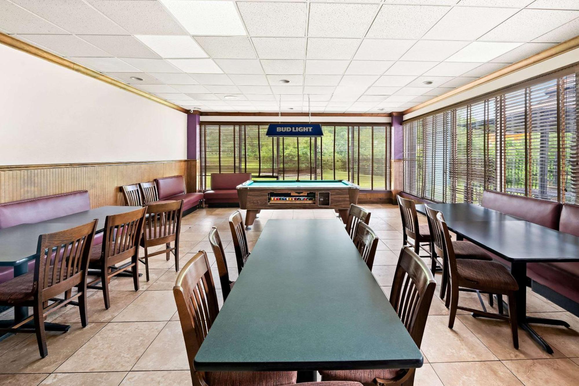 Quality Inn Dayton Airport Englewood Ngoại thất bức ảnh