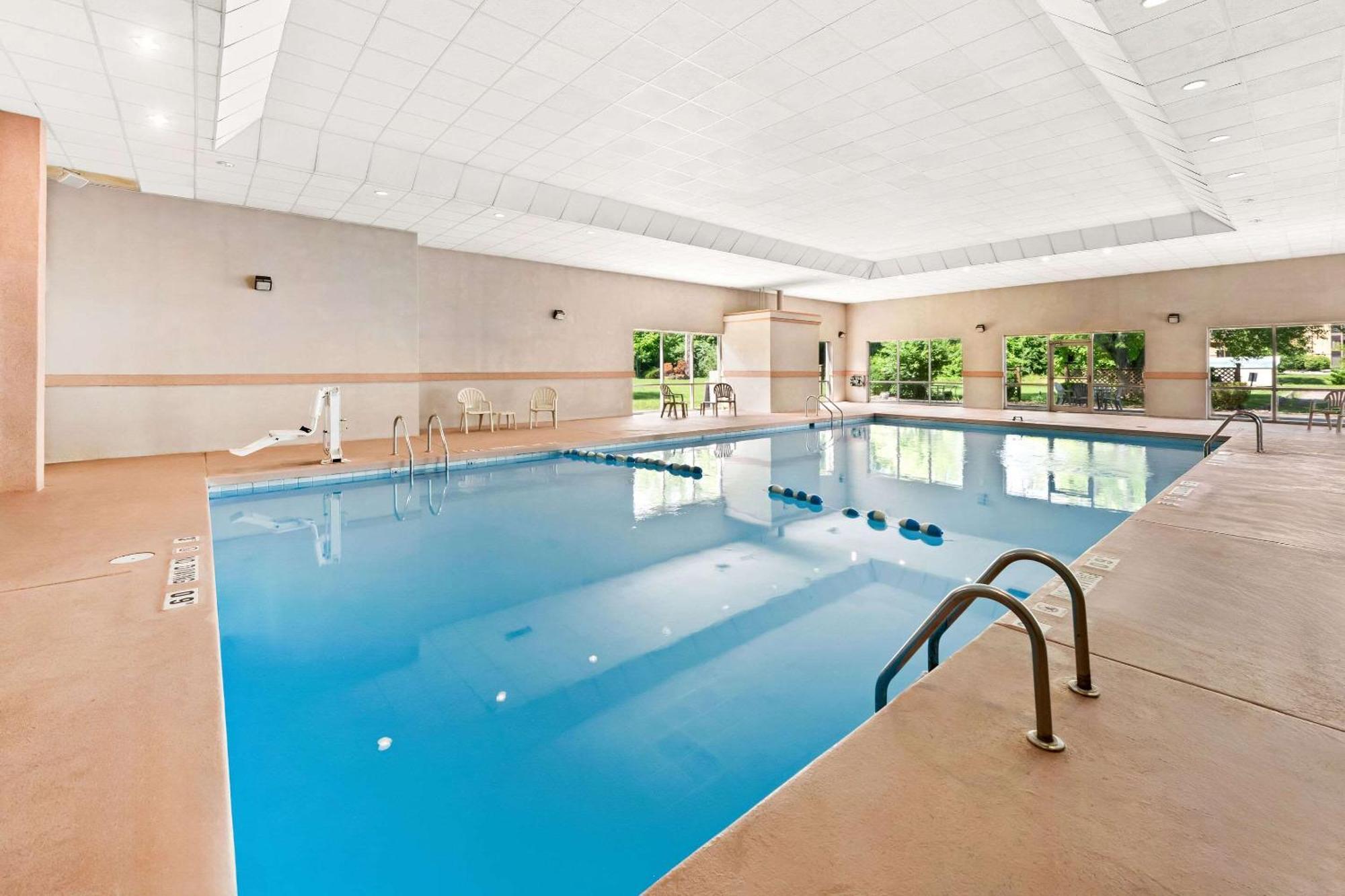 Quality Inn Dayton Airport Englewood Ngoại thất bức ảnh